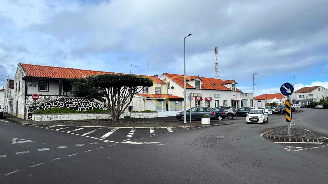 Moradia T9 para Venda em São Roque do Pico Foto 16