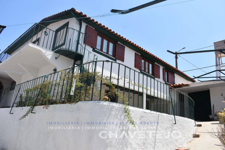 Moradia T4 para Venda em Lavegadas