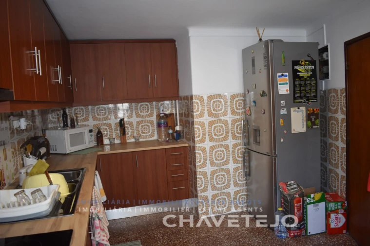 Moradia T4 para Venda em Lavegadas Foto 9