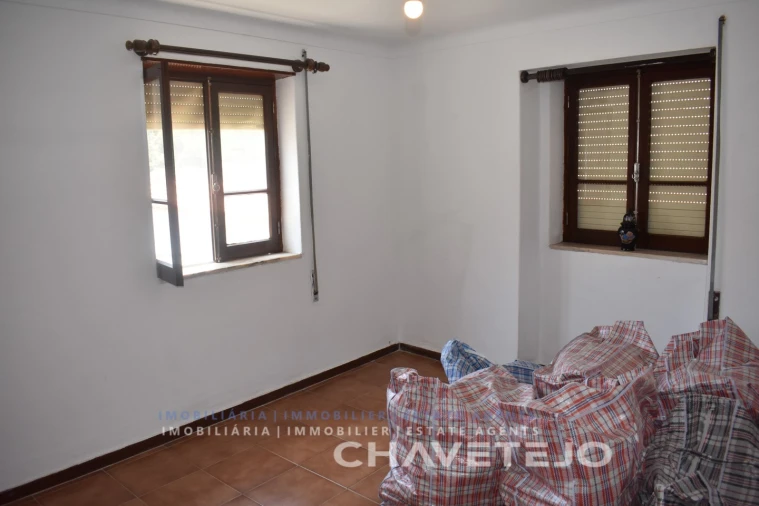 Moradia T4 para Venda em Lavegadas Foto 17