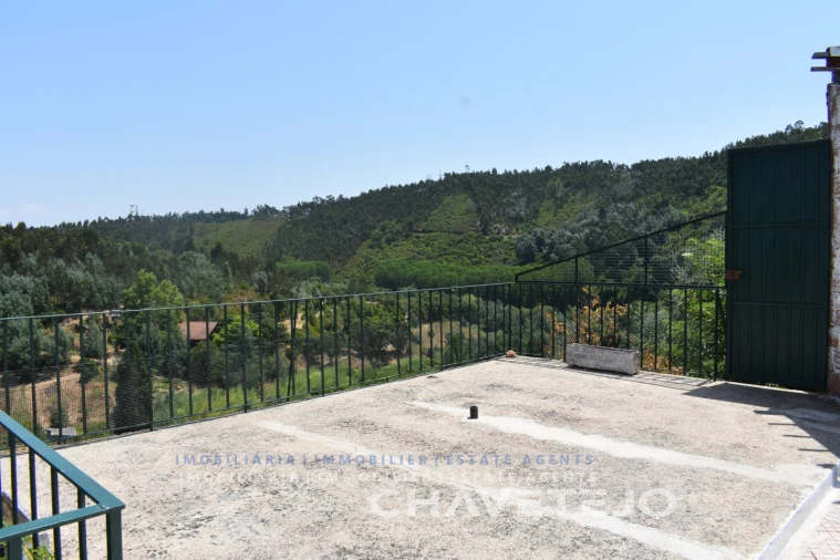 Moradia T4 para Venda em Lavegadas Foto 35