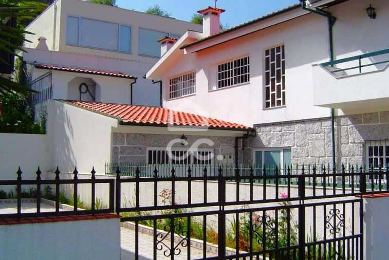 Moradia T5 para Venda em Mesão Frio Foto 4