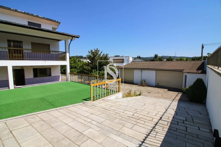 Moradia T4 para Venda em Tadim Foto 5