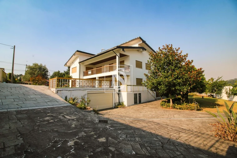 Moradia T4 para Venda em Tadim Foto 25