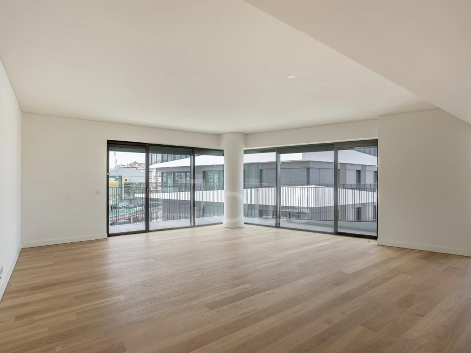 Apartamento T4 para Venda em Lumiar Foto 2