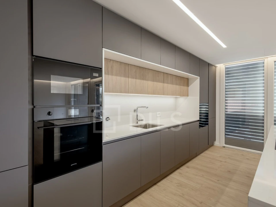 Apartamento T3 para Venda em Carcavelos e Parede Foto 2