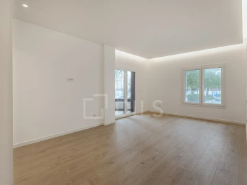 Apartamento T3 para Venda em Carcavelos e Parede