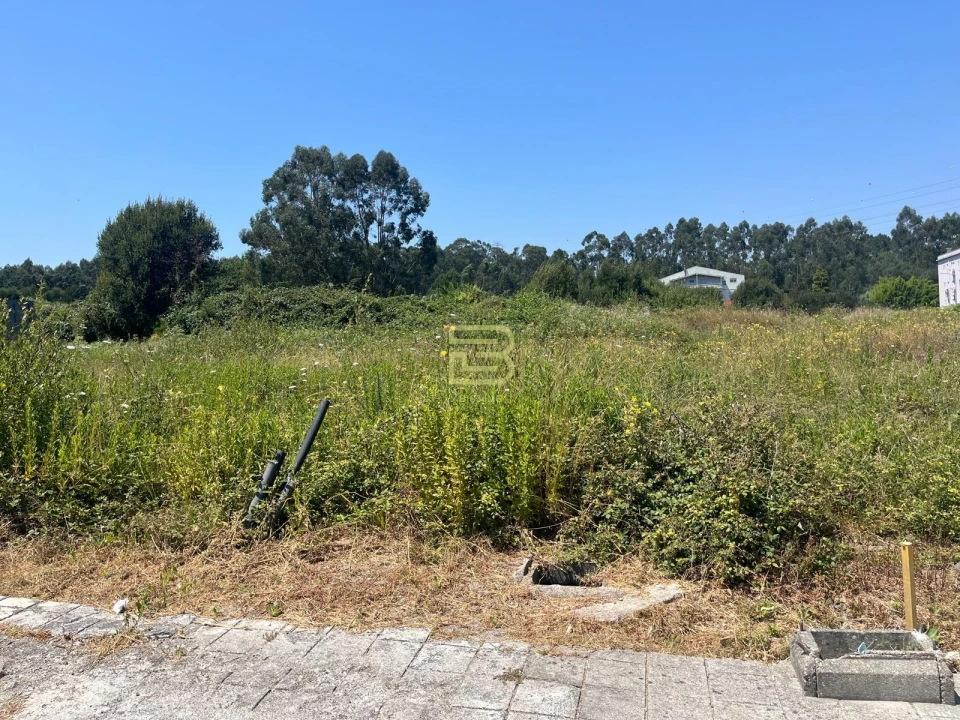 Terreno para Venda em Ermesinde Foto 1