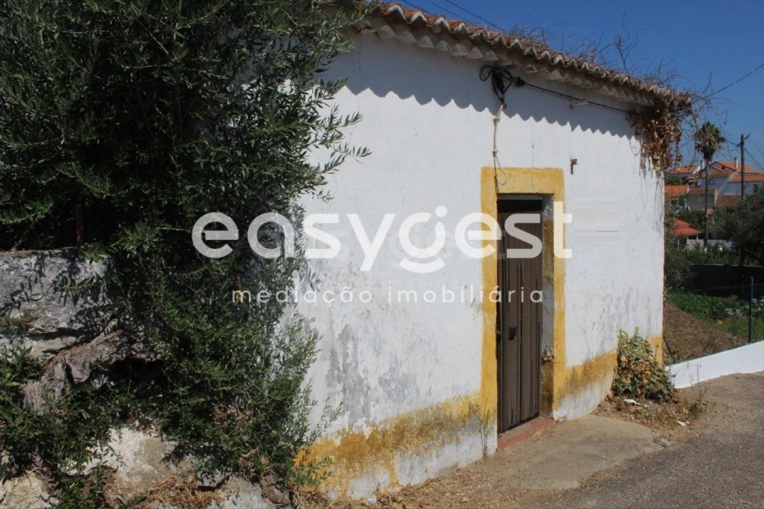 Moradia T2 para Venda em Mouriscas Foto 1