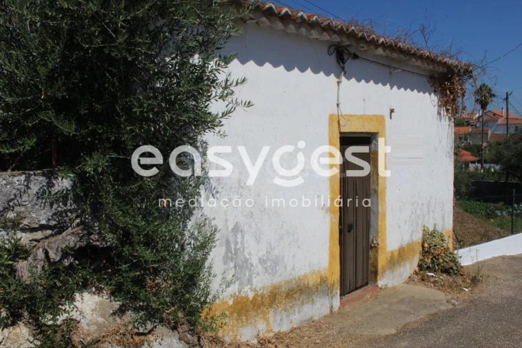 Moradia T2 para Venda em Mouriscas Foto 1