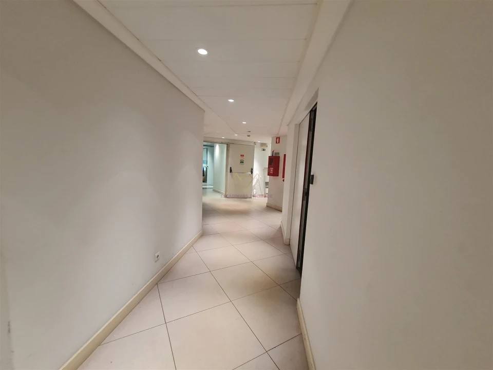 Prédio para Venda em Oeiras e São Julião da Barra, Paço de Arcos e Caxias Foto 47