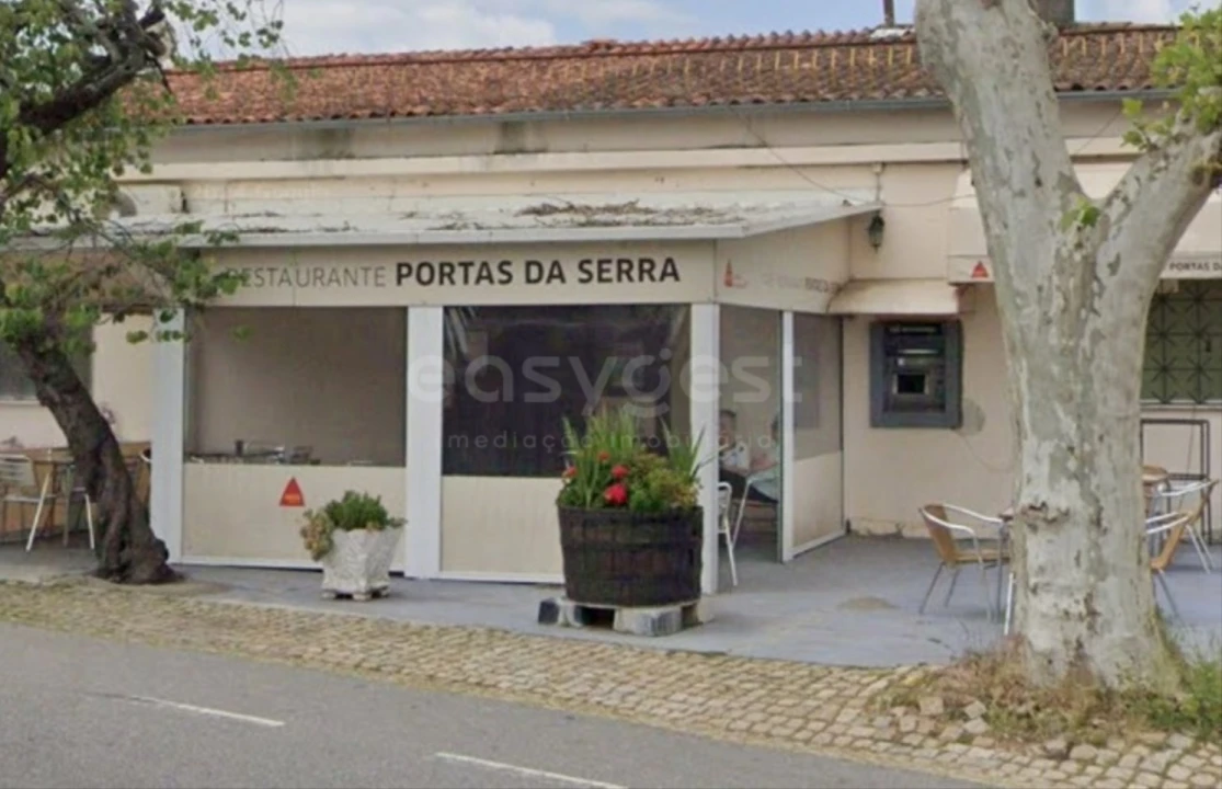 Moradia T5 para Venda em Salgueiro do Campo Foto 3