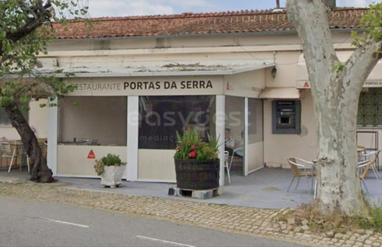 Moradia T5 para Venda em Salgueiro do Campo Foto 3