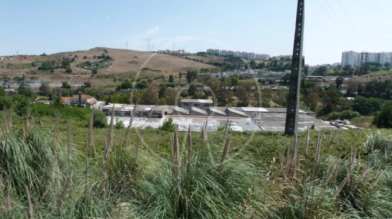 Terreno Comércio / Armazém para Venda em Cacém e São Marcos Foto 20