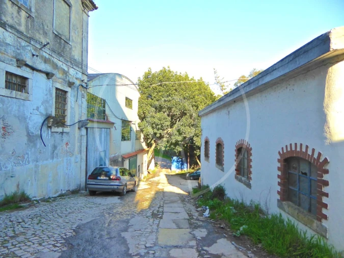 Terreno Comércio / Armazém para Venda em Cacém e São Marcos Foto 2