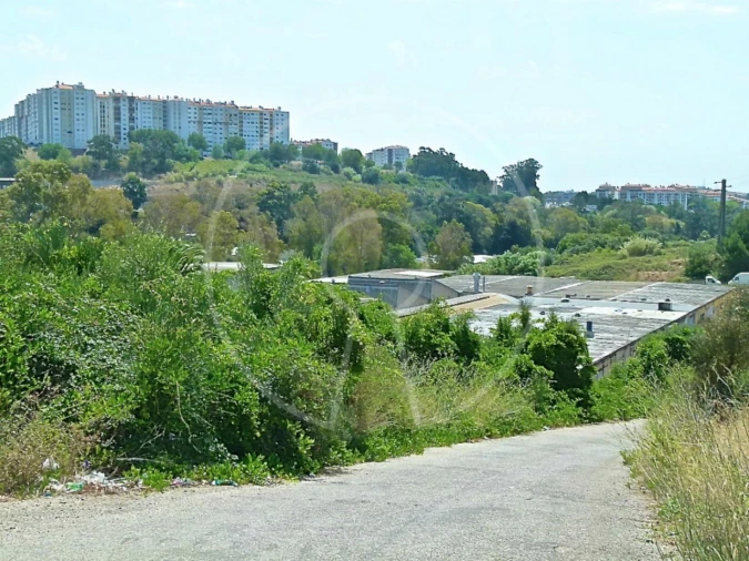 Terreno Comércio / Armazém para Venda em Cacém e São Marcos Foto 18