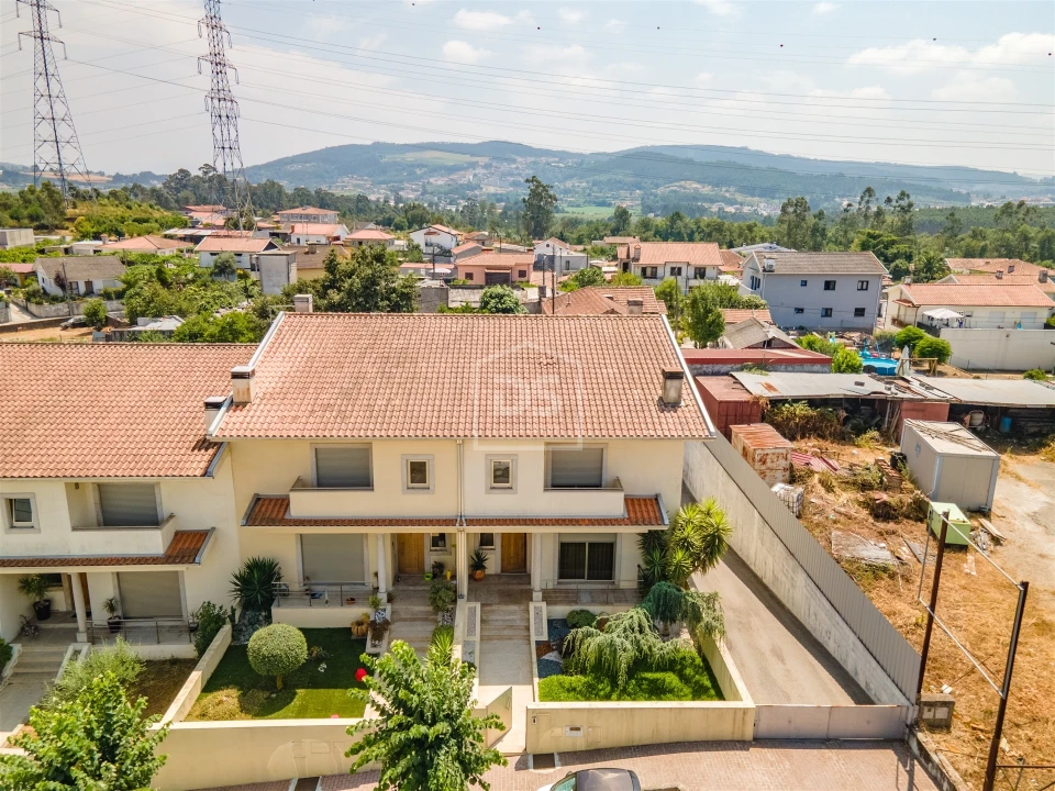 Moradia T3 para Venda em Guilhufe e Urrô Foto 32