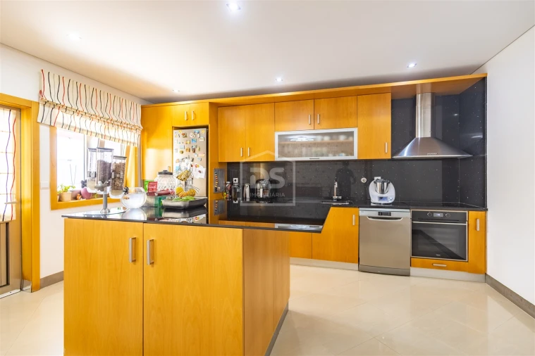 Moradia T3 para Venda em Guilhufe e Urrô Foto 5