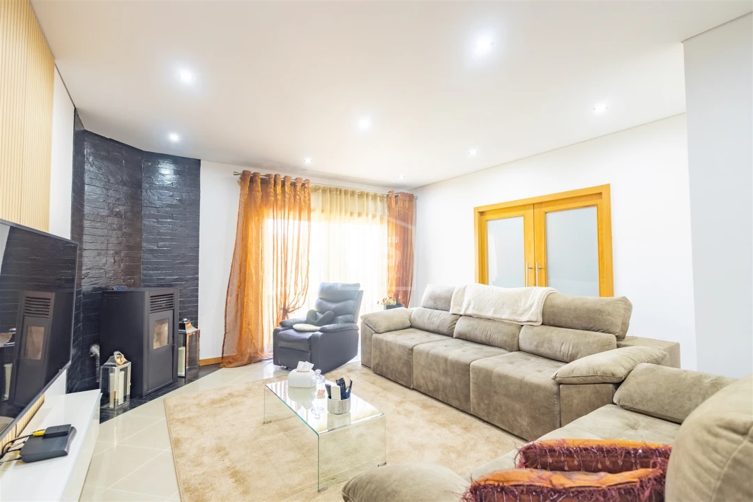 Moradia T3 para Venda em Guilhufe e Urrô Foto 10