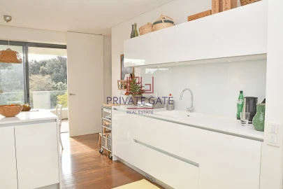 Apartamento T3 para Arrendamento em Aldoar, Foz do Douro e Nevogilde