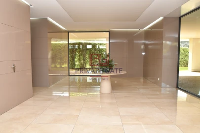 Apartamento T3 para Arrendamento em Aldoar, Foz do Douro e Nevogilde