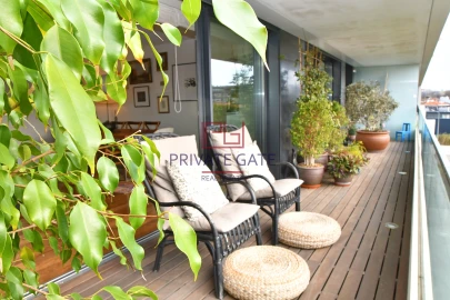 Apartamento T3 para Arrendamento em Aldoar, Foz do Douro e Nevogilde