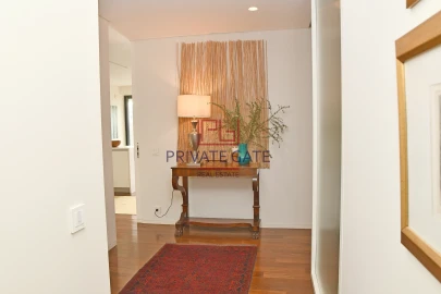 Apartamento T3 para Arrendamento em Aldoar, Foz do Douro e Nevogilde