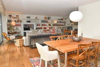 Apartamento T3 para Arrendamento em Aldoar, Foz do Douro e Nevogilde