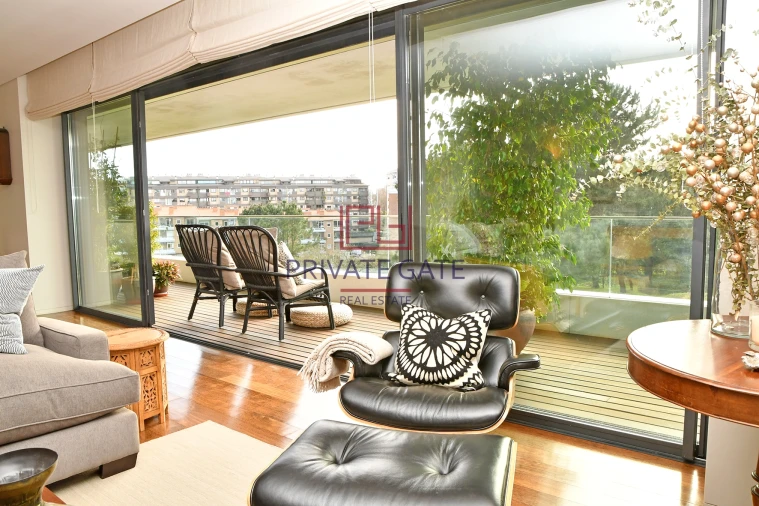 Apartamento T3 para Arrendamento em Aldoar, Foz do Douro e Nevogilde Foto 4