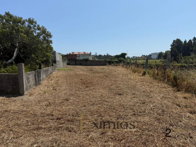 Terreno para Venda em Retorta e Tougues Foto 3