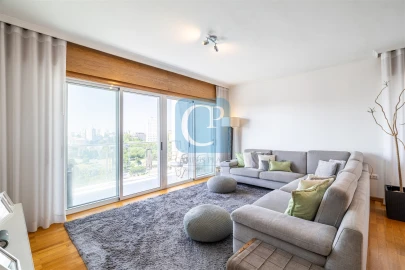 Apartamento T3 para Venda em Lordelo do Ouro e Massarelos