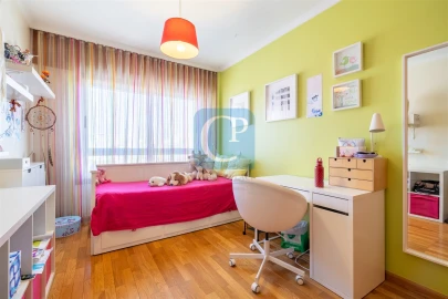 Apartamento T3 para Venda em Lordelo do Ouro e Massarelos