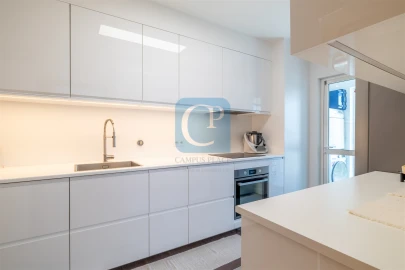 Apartamento T3 para Venda em Lordelo do Ouro e Massarelos
