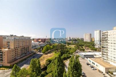 Apartamento T3 para Venda em Lordelo do Ouro e Massarelos