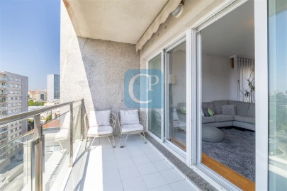 Apartamento T3 para Venda em Lordelo do Ouro e Massarelos