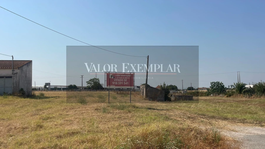 Terreno para Venda em Sarilhos Grandes Foto 2