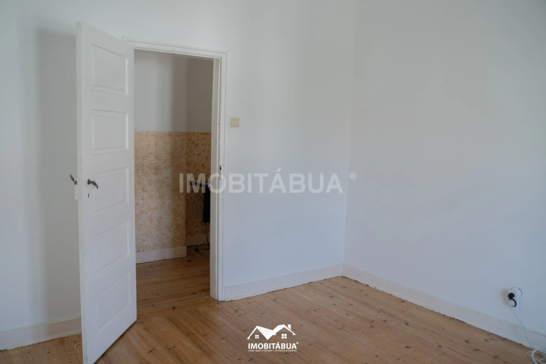 Moradia T5 para Venda em Tabua Foto 28