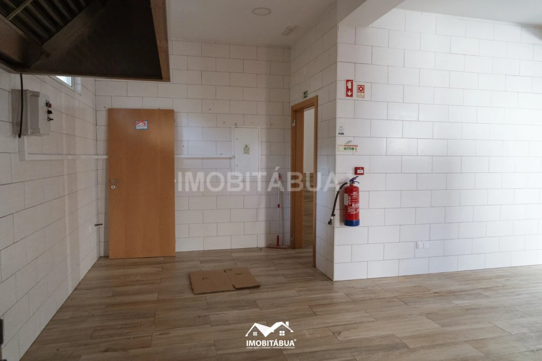 Moradia T5 para Venda em Tabua Foto 46