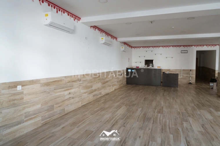 Moradia T5 para Venda em Tabua Foto 3