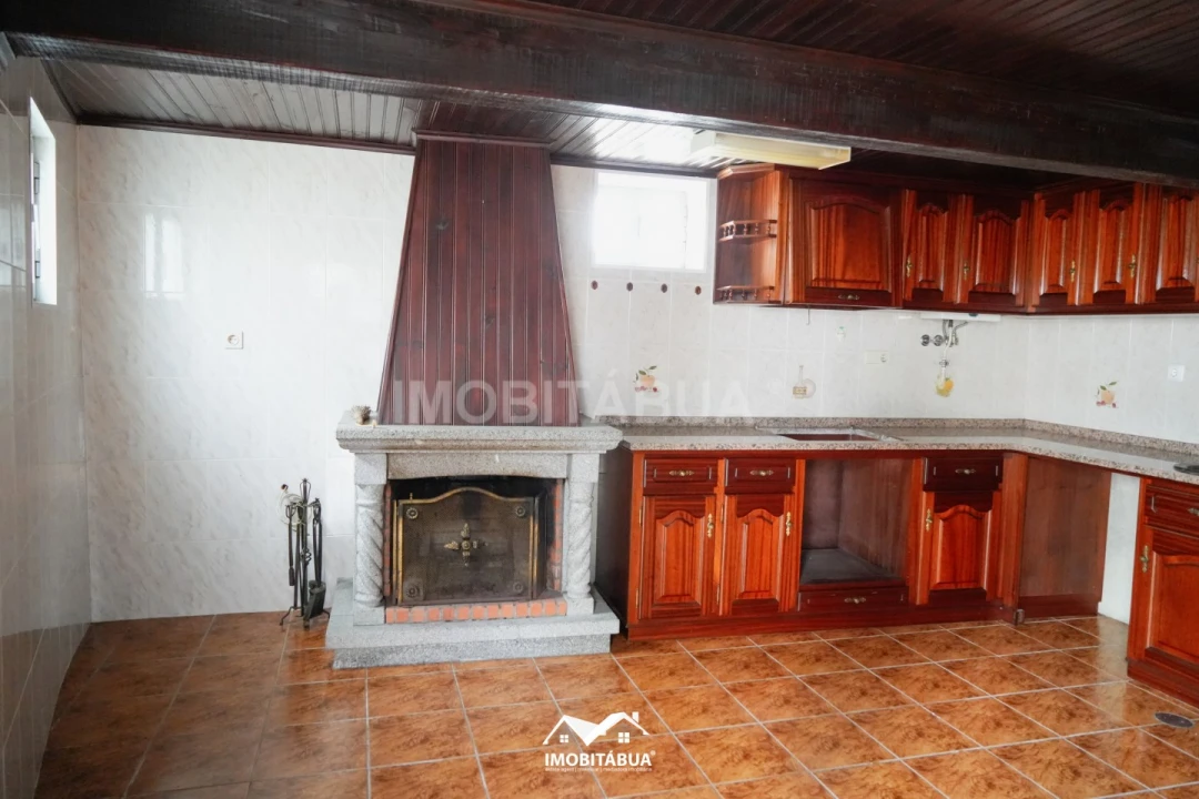 Moradia T2 para Venda em São João de Areias Foto 3