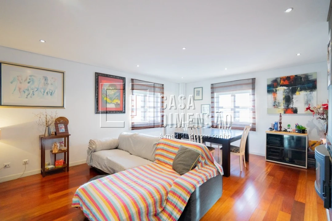 Apartamento T2 para Venda em Carnaxide e Queijas Foto 11
