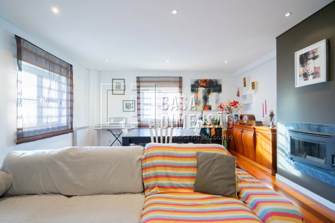 Apartamento T2 para Venda em Carnaxide e Queijas Foto 12