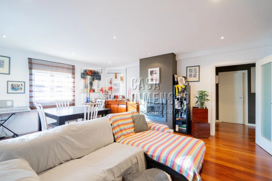 Apartamento T2 para Venda em Carnaxide e Queijas Foto 13