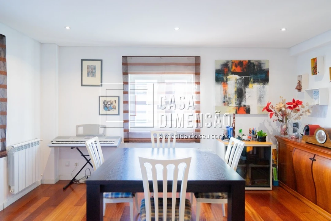 Apartamento T2 para Venda em Carnaxide e Queijas Foto 18