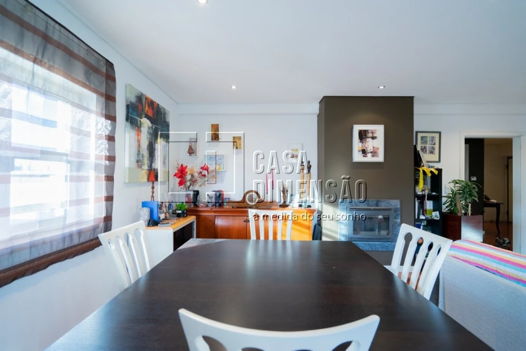 Apartamento T2 para Venda em Carnaxide e Queijas Foto 25