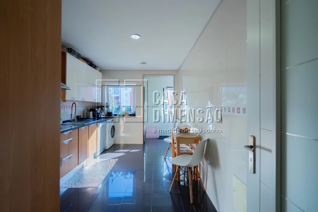 Apartamento T2 para Venda em Carnaxide e Queijas Foto 28