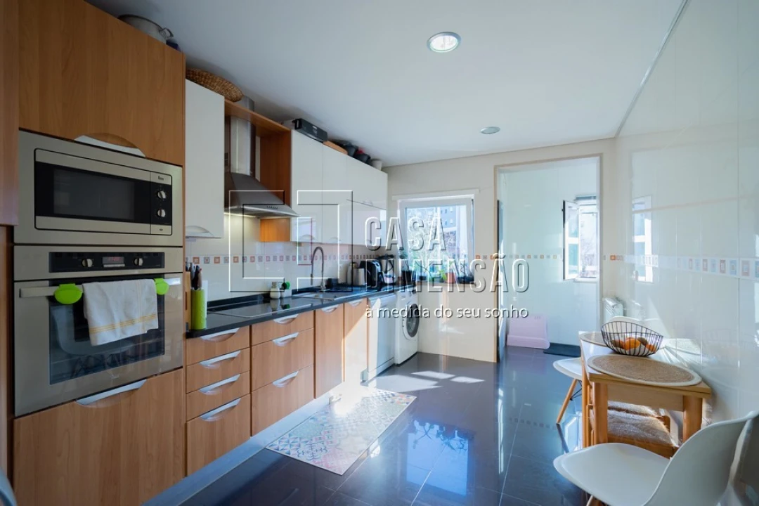 Apartamento T2 para Venda em Carnaxide e Queijas Foto 29