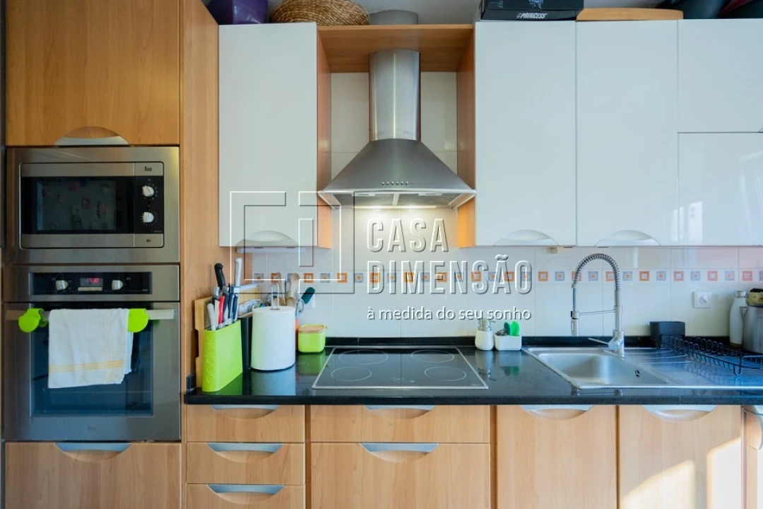 Apartamento T2 para Venda em Carnaxide e Queijas Foto 31