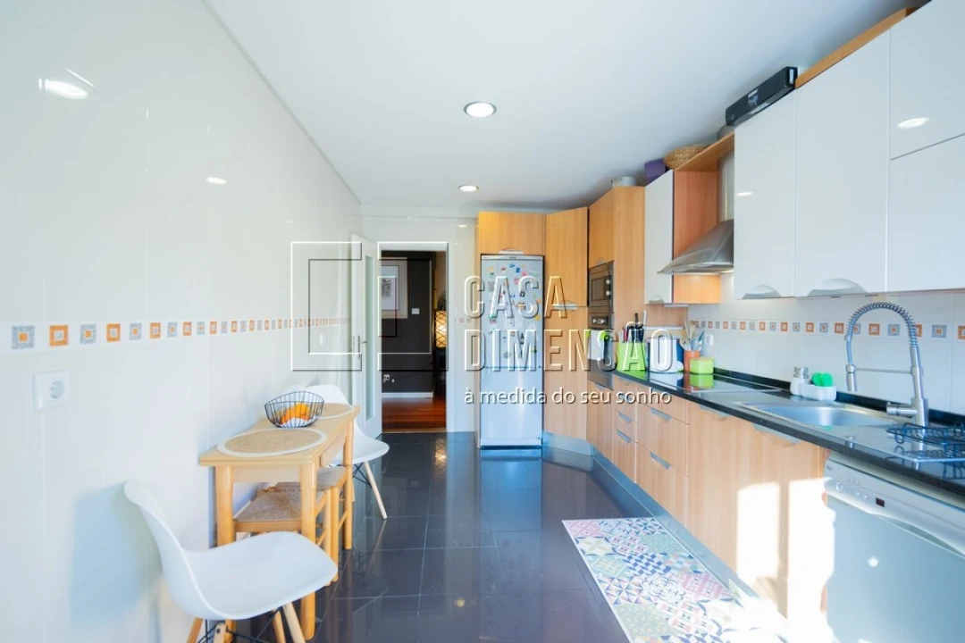 Apartamento T2 para Venda em Carnaxide e Queijas Foto 32