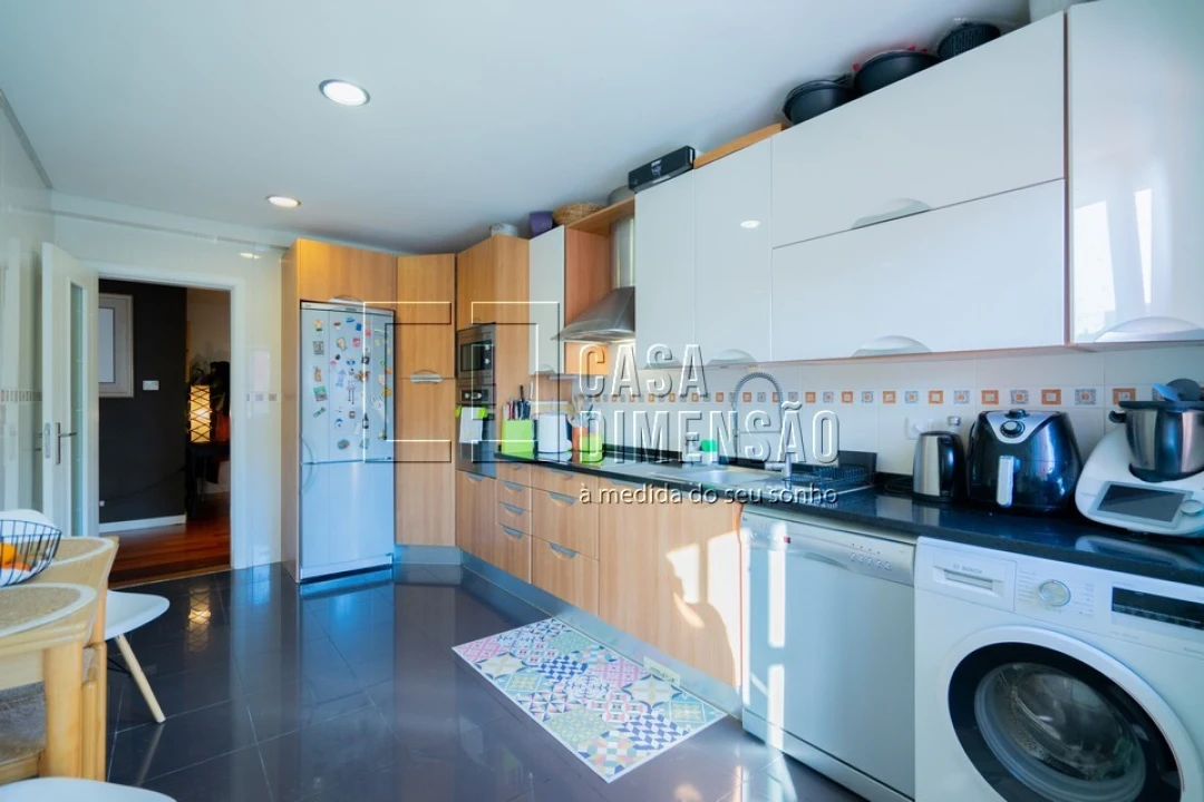 Apartamento T2 para Venda em Carnaxide e Queijas Foto 33